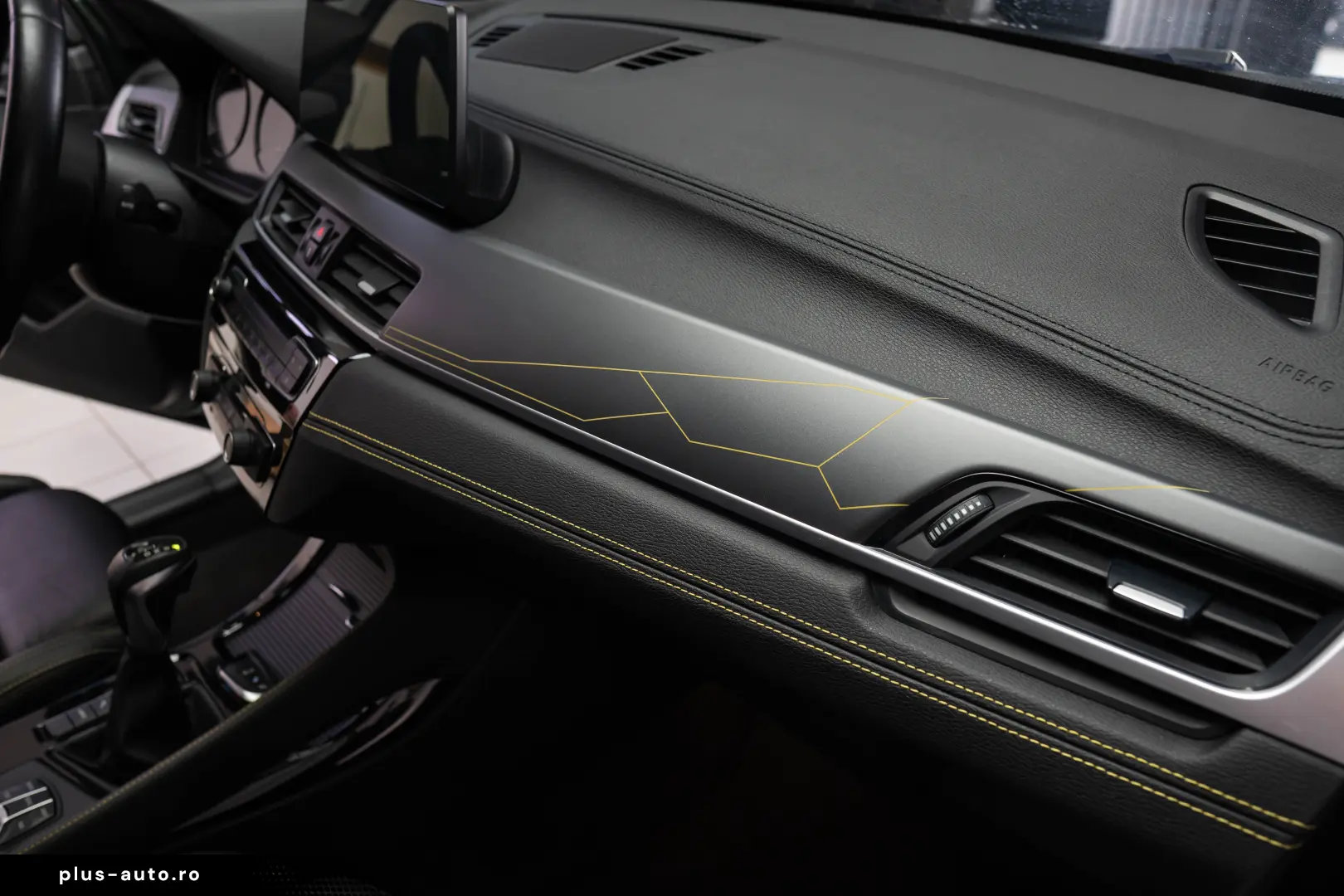 BMW X2 25E MODEL EDITION GOLDPLAY