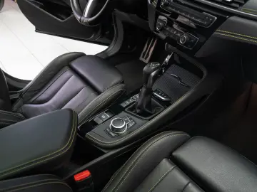 BMW X2 25E MODEL EDITION GOLDPLAY