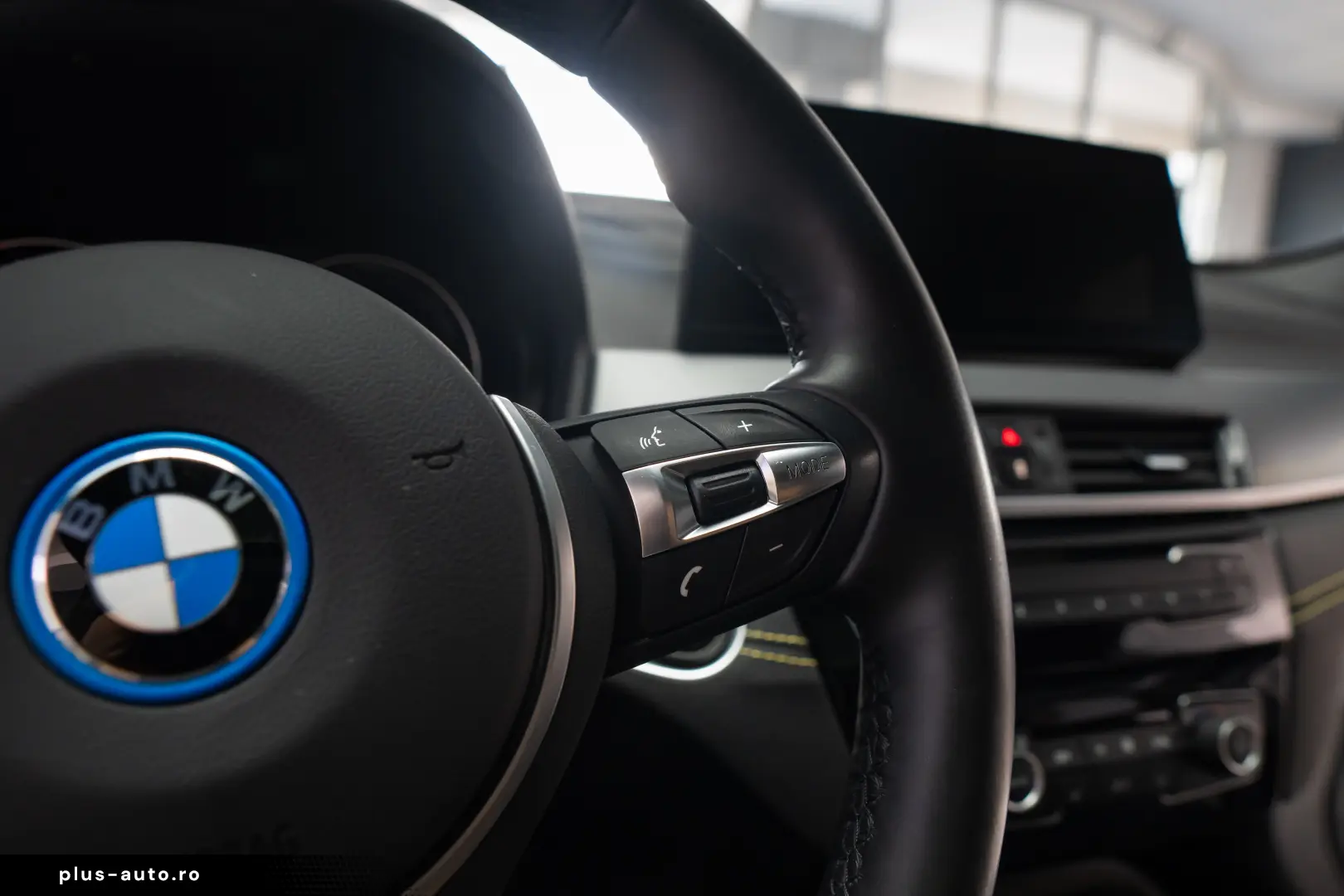 BMW X2 25E MODEL EDITION GOLDPLAY