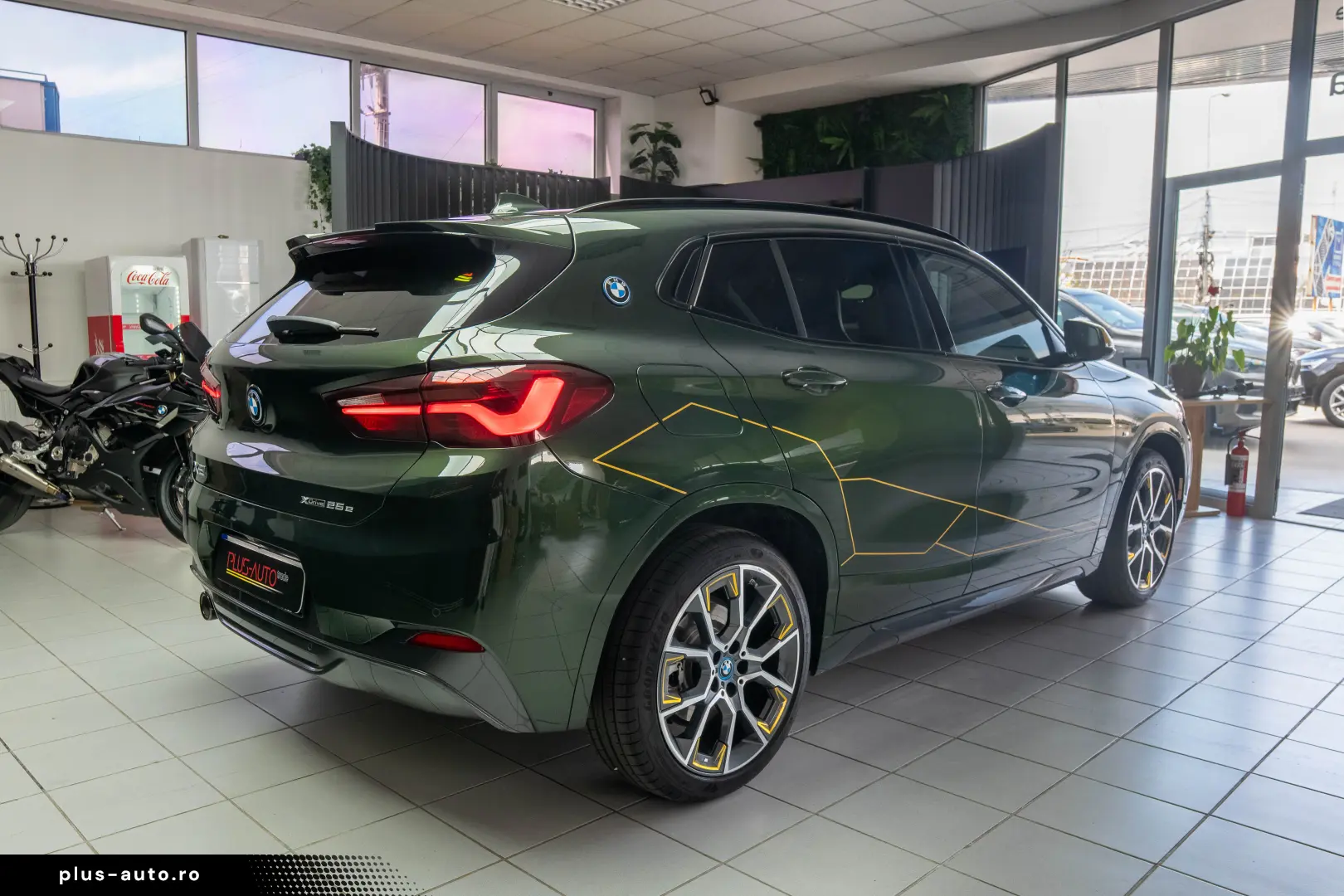 BMW X2 25E MODEL EDITION GOLDPLAY