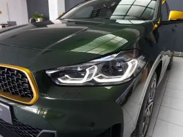 BMW X2 25E MODEL EDITION GOLDPLAY