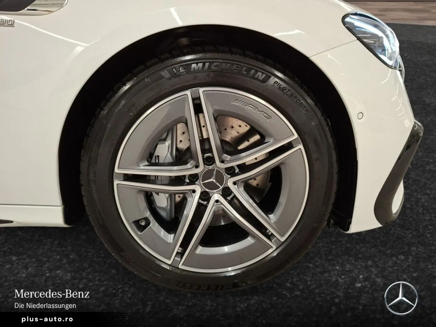 MERCEDES-BENZ E 53 4M AMG  NIGHT FAHRASSISTENZ BURN4D SOUND
