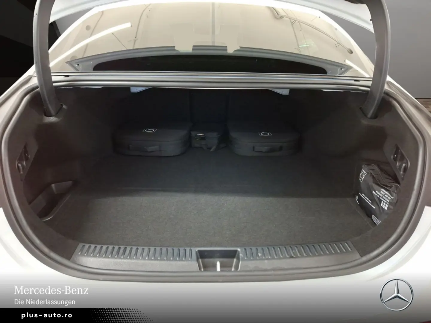 MERCEDES-BENZ E 53 4M AMG  NIGHT FAHRASSISTENZ BURN4D SOUND