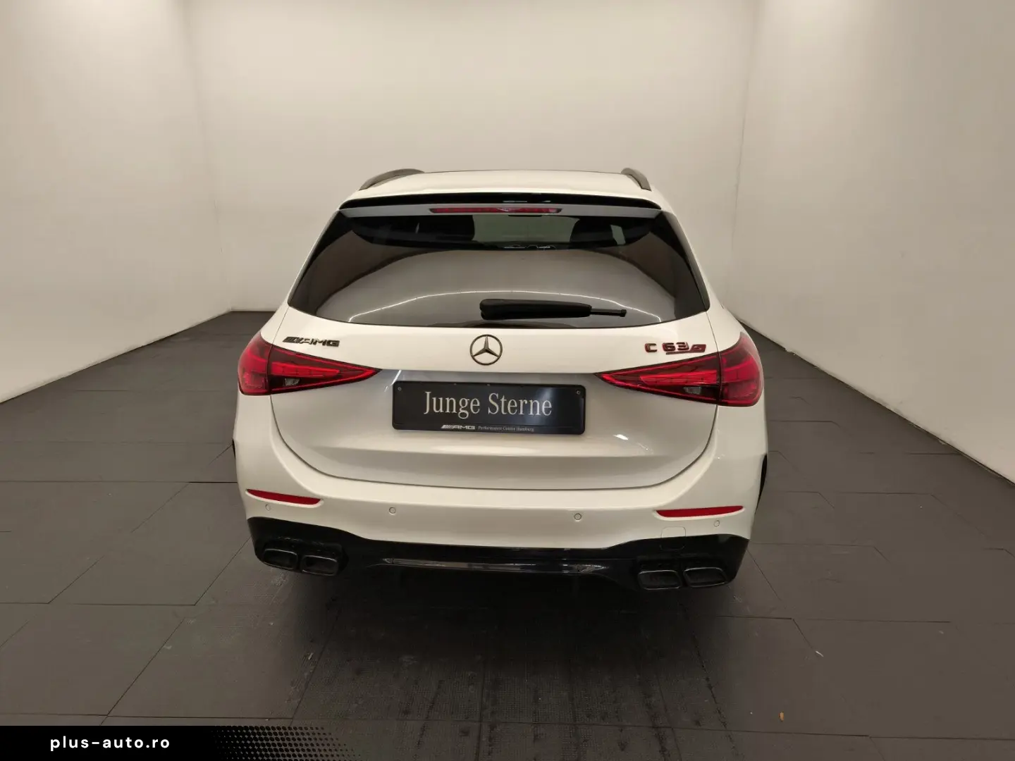 MERCEDES-BENZ C 63T SE Performance Drivers AHK Pano Night 20