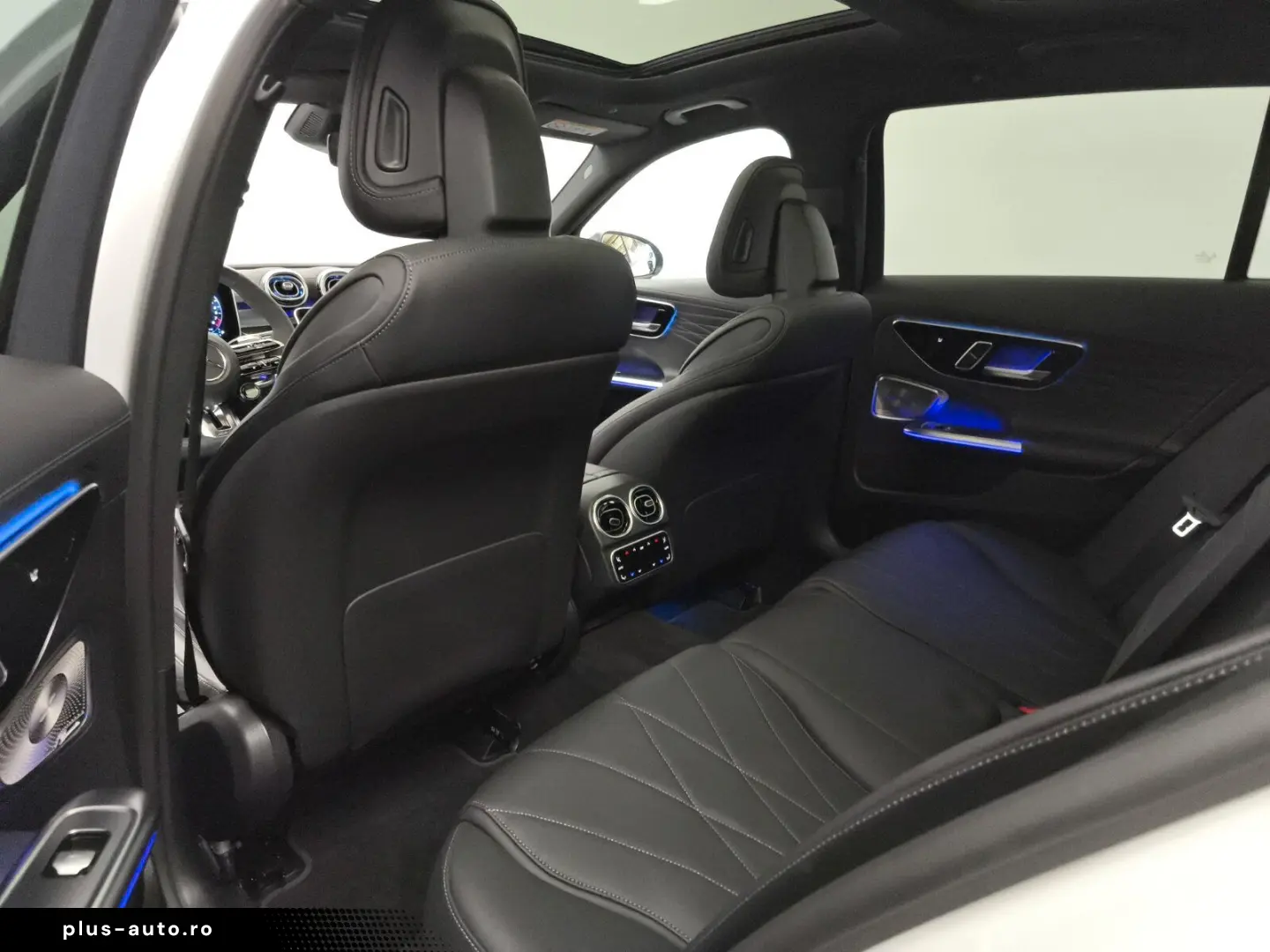MERCEDES-BENZ C 63T SE Performance Drivers AHK Pano Night 20