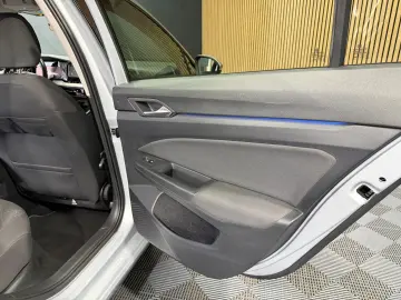 VOLKSWAGEN Golf Variant 2.0 TDI SCR Life