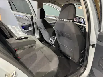 VOLKSWAGEN Golf Variant 2.0 TDI SCR Life