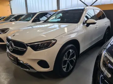 MERCEDES-BENZ GLC 220d 4M 2x Avantg Pano Memo MBUX L…