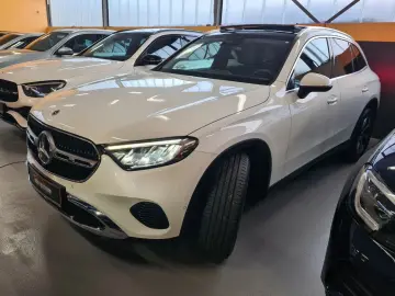 MERCEDES-BENZ GLC 220d 4M 2x Avantg Pano Memo MBUX L…