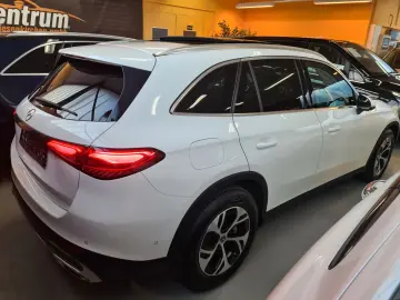 MERCEDES-BENZ GLC 220d 4M 2x Avantg Pano Memo MBUX L…