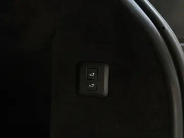 LAND ROVER Range Rover Sport HSE Dynamic P400 PANO HEAD-UP