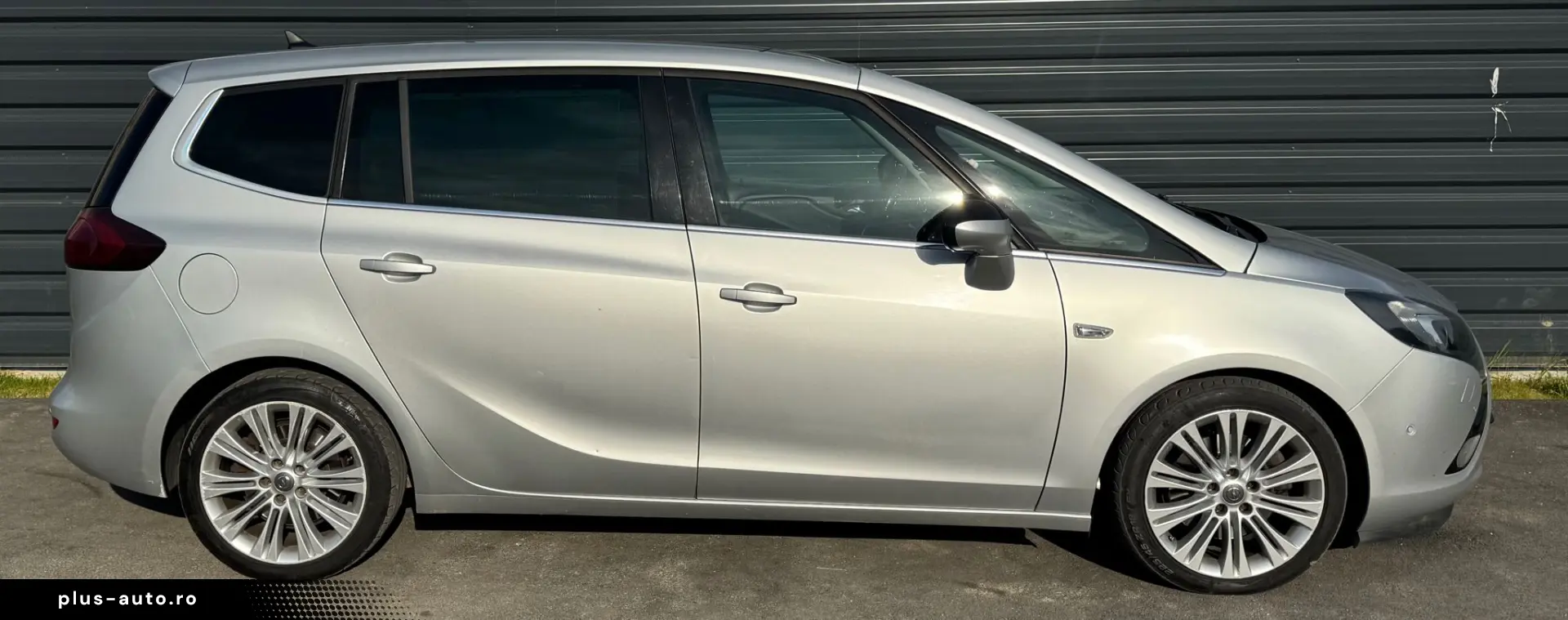 Opel Zafira 2012 – 7 locuri - automata - piele - distronic