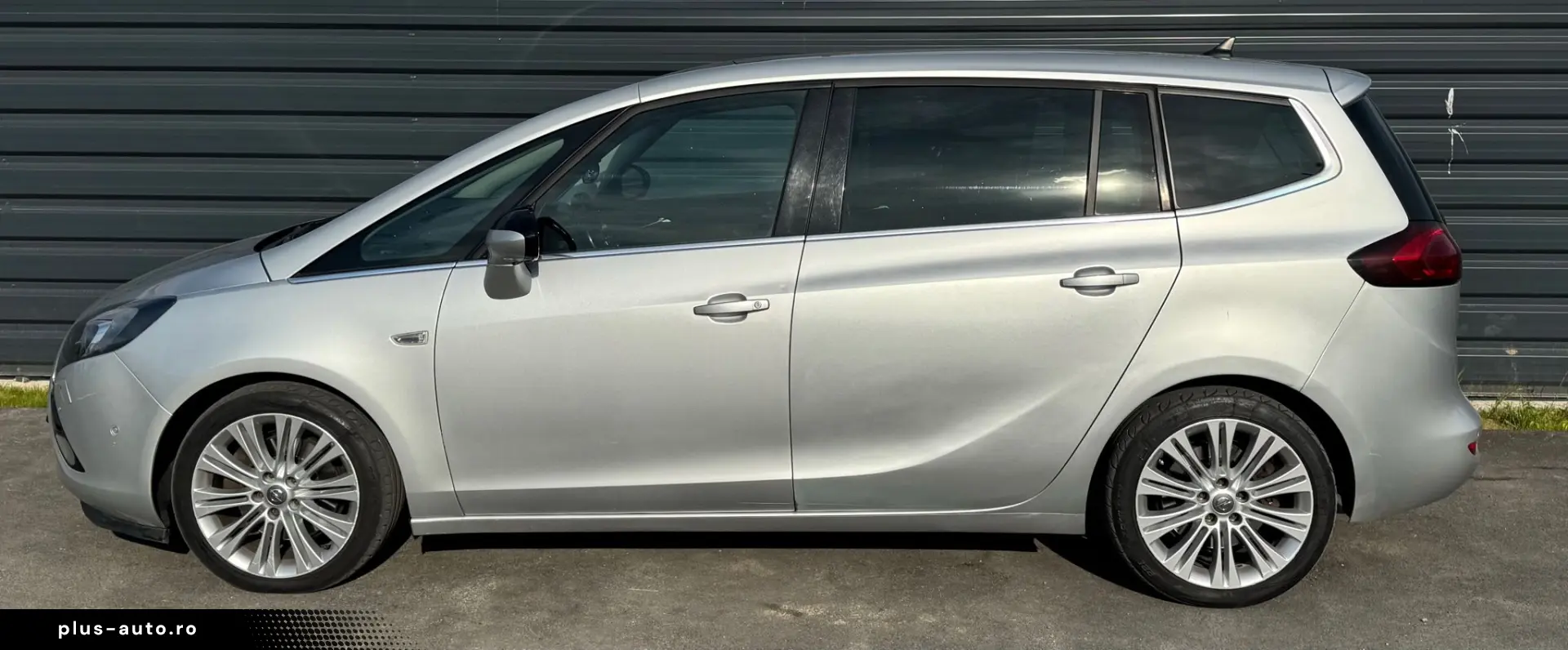 Opel Zafira 2012 – 7 locuri - automata - piele - distronic