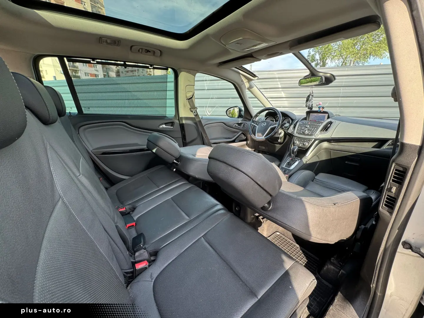 Opel Zafira 2012 – 7 locuri - automata - piele - distronic
