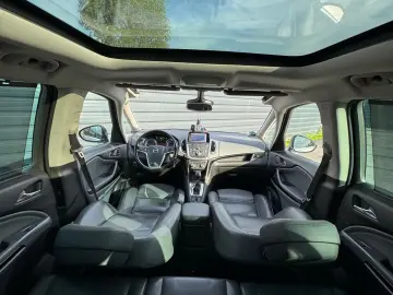 Opel Zafira 2012 – 7 locuri - automata - piele - distronic