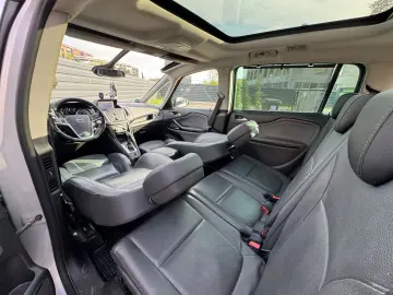 Opel Zafira 2012 – 7 locuri - automata - piele - distronic