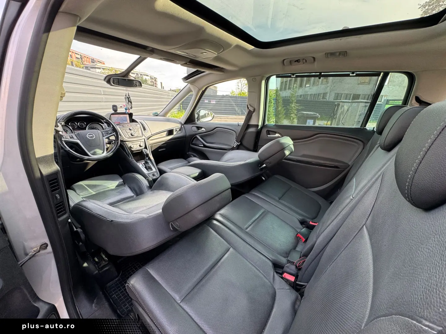 Opel Zafira 2012 – 7 locuri - automata - piele - distronic