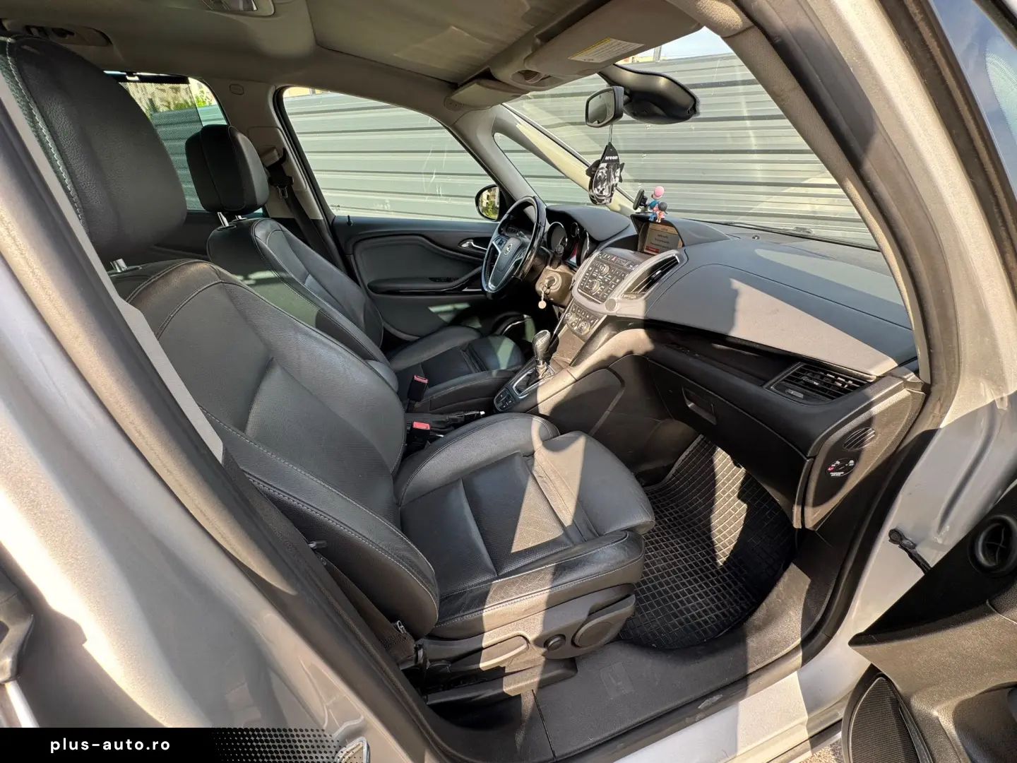 Opel Zafira 2012 – 7 locuri - automata - piele - distronic