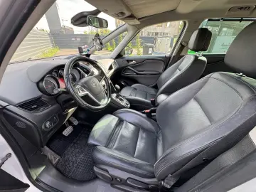 Opel Zafira 2012 – 7 locuri - automata - piele - distronic