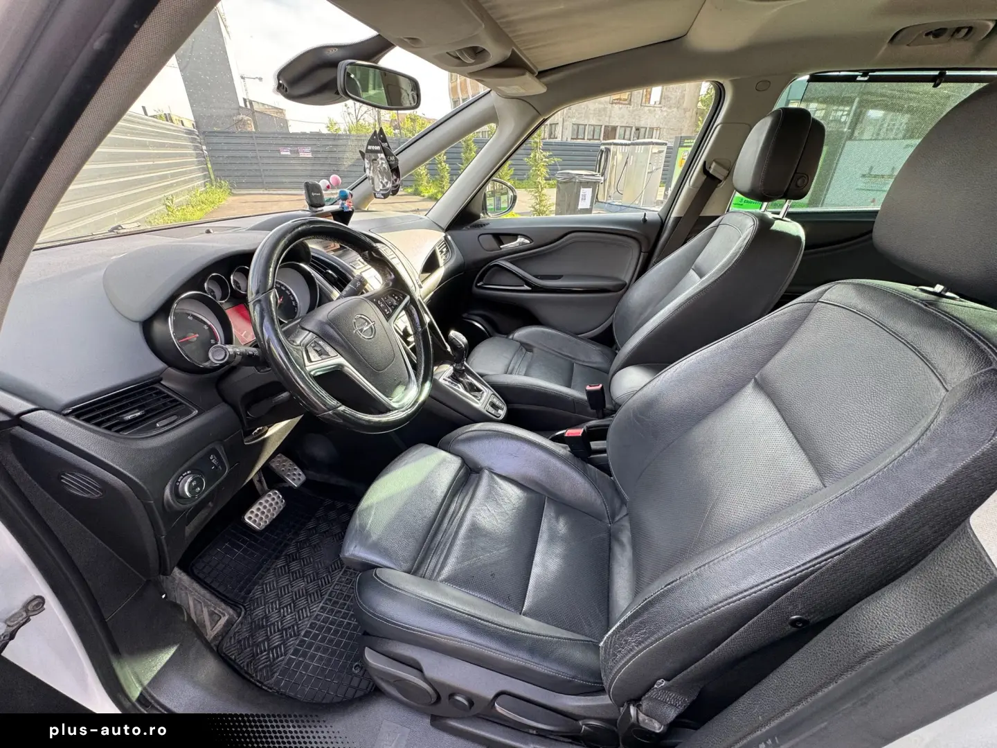 Opel Zafira 2012 – 7 locuri - automata - piele - distronic
