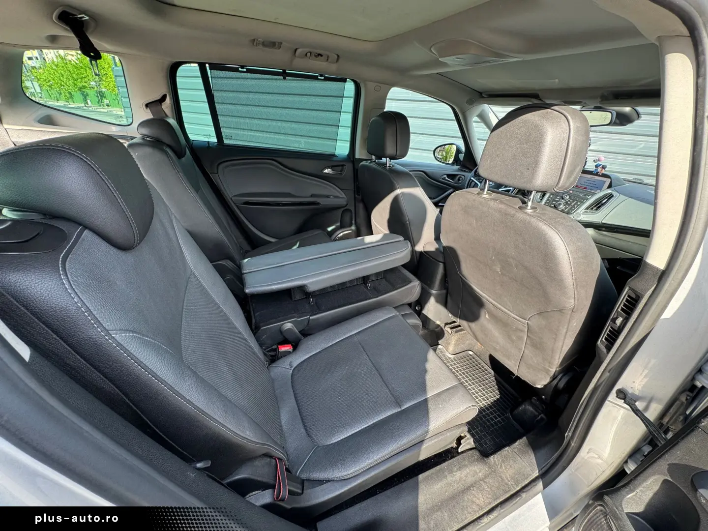 Opel Zafira 2012 – 7 locuri - automata - piele - distronic