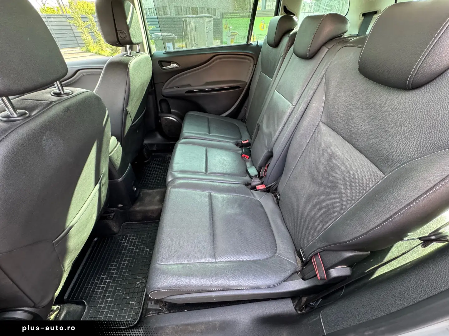 Opel Zafira 2012 – 7 locuri - automata - piele - distronic