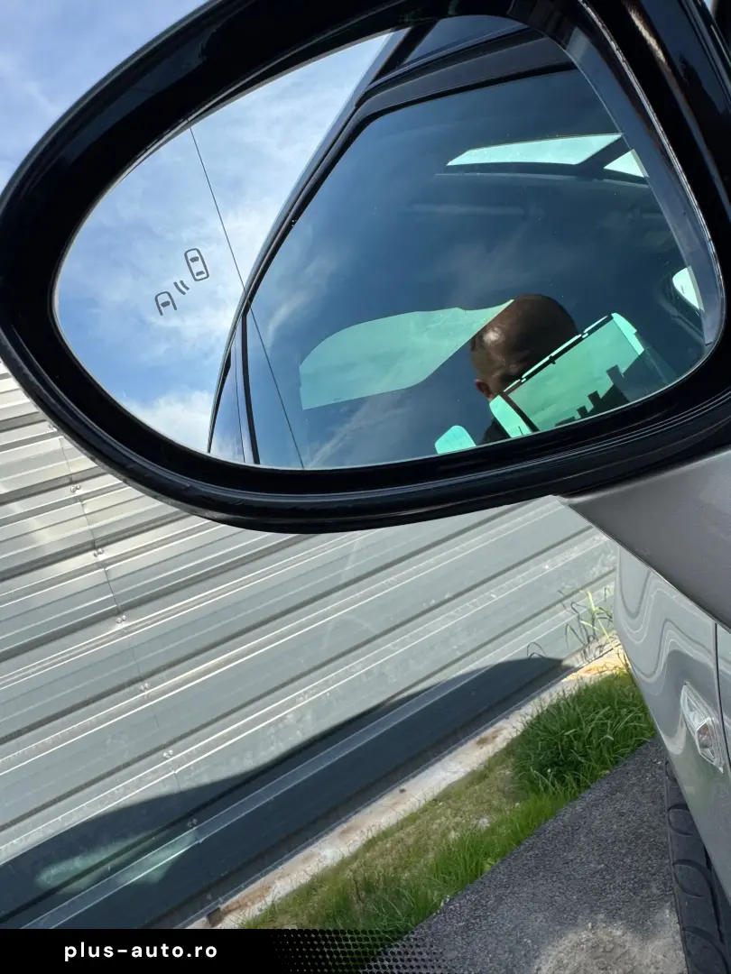 Opel Zafira 2012 – 7 locuri - automata - piele - distronic