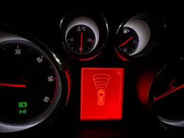 Opel Zafira 2012 – 7 locuri - automata - piele - distronic