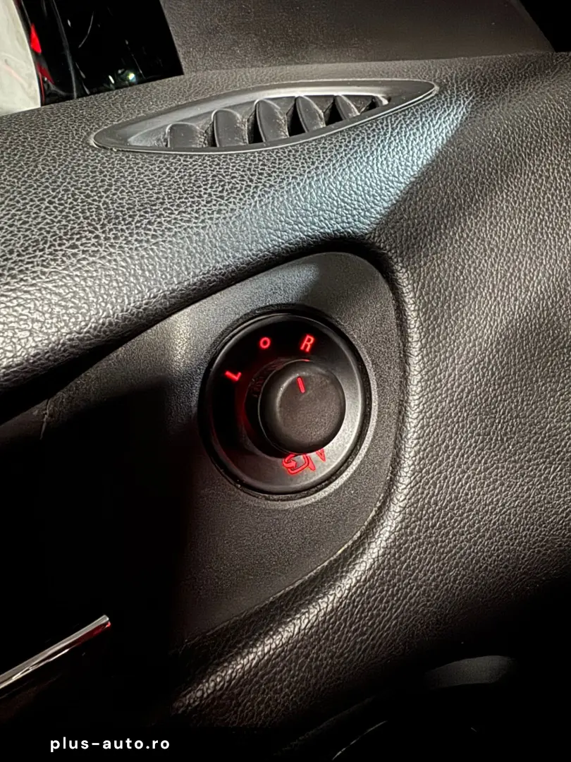 Opel Zafira 2012 – 7 locuri - automata - piele - distronic