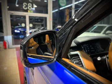 LAND ROVER Range Rover Sport SVR CARBON BLAU-MATT PANORAMA