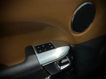 LAND ROVER Range Rover Sport SVR CARBON BLAU-MATT PANORAMA