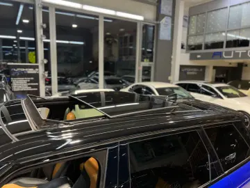 LAND ROVER Range Rover Sport SVR CARBON BLAU-MATT PANORAMA