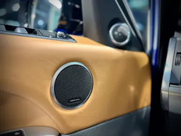 LAND ROVER Range Rover Sport SVR CARBON BLAU-MATT PANORAMA