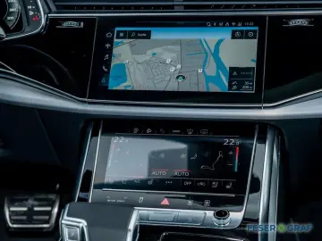 AUDI Q7 50TDI S line Matrix adAIR Leder Kameras Pano