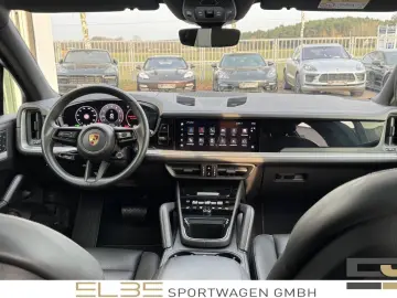 PORSCHE Cayenne PANORAMA BOSE MATRIX LED PASM 1. Hand