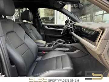 PORSCHE Cayenne PANORAMA BOSE MATRIX LED PASM 1. Hand