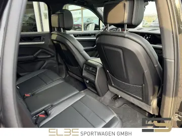 PORSCHE Cayenne PANORAMA BOSE MATRIX LED PASM 1. Hand