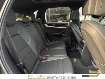 PORSCHE Cayenne PANORAMA BOSE MATRIX LED PASM 1. Hand