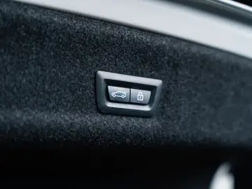 BMW M3 Comp Xdrive HUD 360 H&K Laser Vent Sitze DA