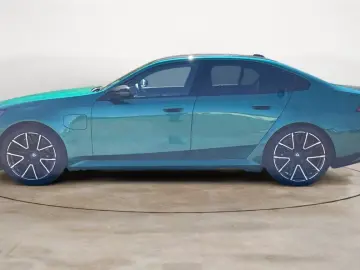 BMW M5 xDrive