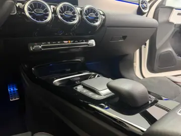MERCEDES-BENZ A 250 e AMG LINE PANO HEAD 360 WIDE ACC 19Z