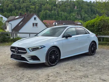 MERCEDES-BENZ A 250 e Limousine AMG Pano 360  HUD Me…