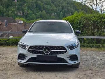 MERCEDES-BENZ A 250 e Limousine AMG Pano 360  HUD