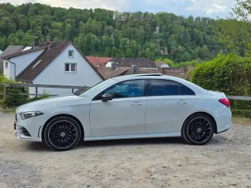 MERCEDES-BENZ A 250 e Limousine AMG Pano 360  HUD