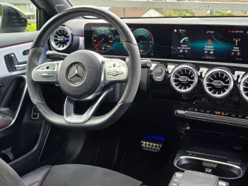 MERCEDES-BENZ A 250 e Limousine AMG Pano 360  HUD