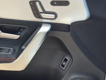 MERCEDES-BENZ A 250 e Limousine AMG Pano 360  HUD