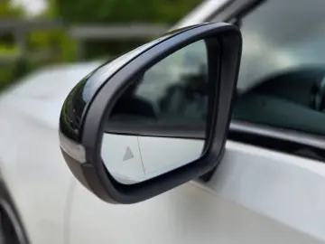 MERCEDES-BENZ A 250 e Limousine AMG Pano 360  HUD