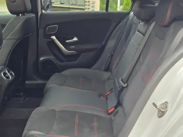 MERCEDES-BENZ A 250 e Limousine AMG Pano 360  HUD