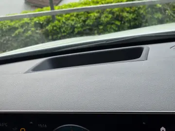 MERCEDES-BENZ A 250 e Limousine AMG Pano 360  HUD