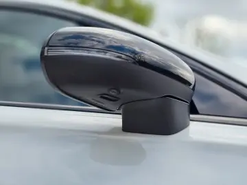 MERCEDES-BENZ A 250 e Limousine AMG Pano 360  HUD